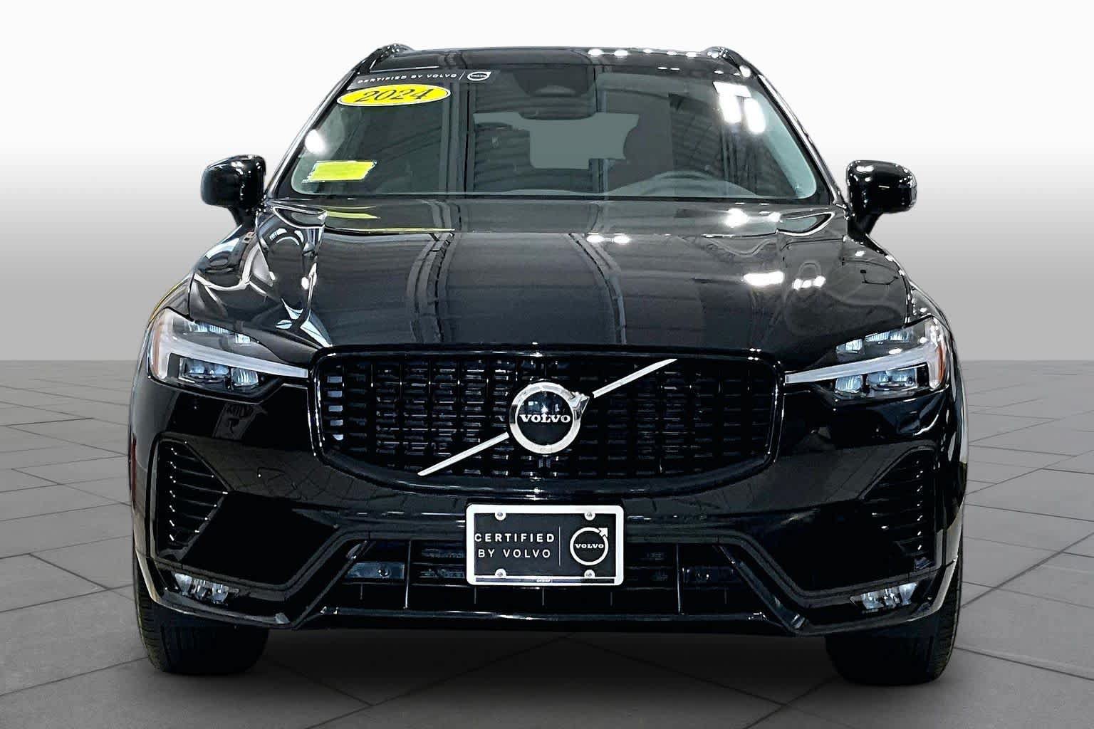 Used 2024 Volvo XC60 B5 Core w/ Protection Package Premier AWD/4WD image 4