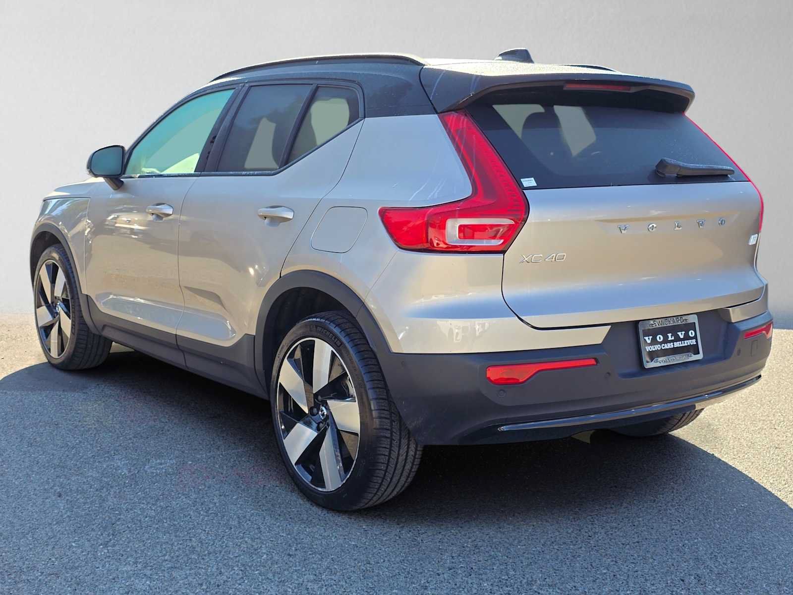 Certified 2023 Volvo XC40 Recharge Ultimate AWD/4WD image 6