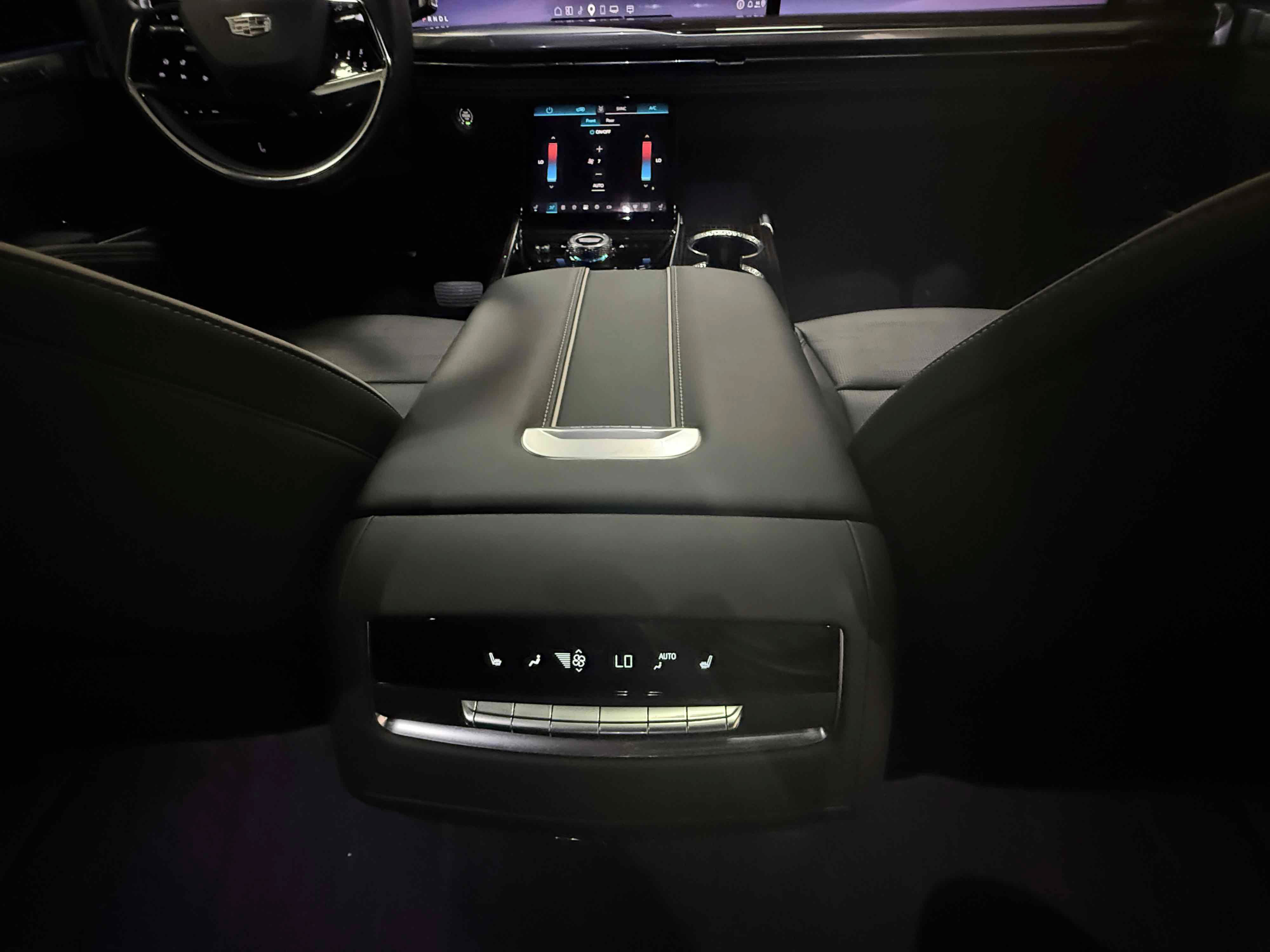 Used 2025 Cadillac Escalade Premium Luxury AWD/4WD image 69