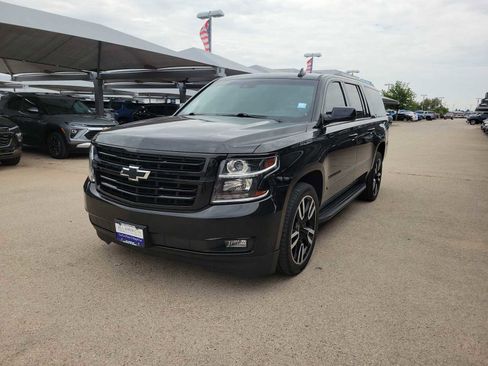 Used 2018 Chevrolet Suburban Premier AWD/4WD image 4