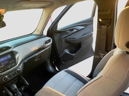 Used 2021 Chevrolet TrailBlazer LT w/ Convenience Package image 22