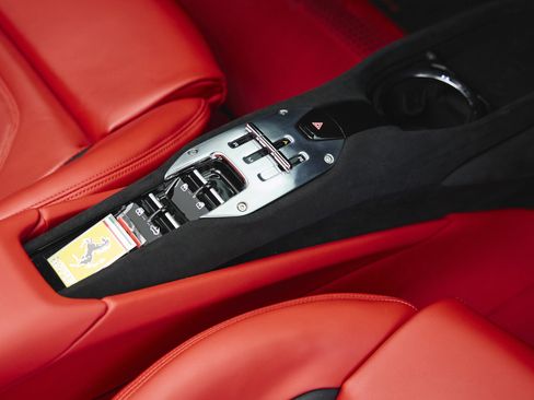Used 2023 Ferrari 296 GTS RWD image 19