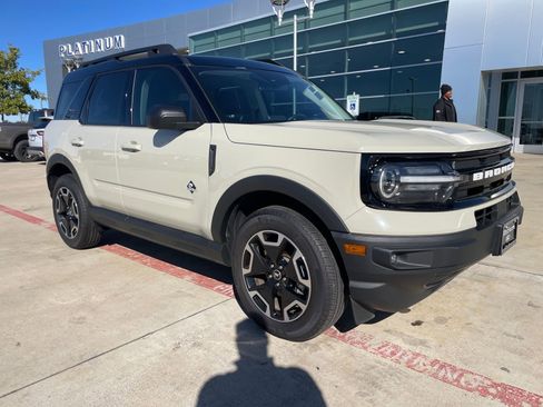 Used 2024 Ford Bronco Sport Outer Banks w/ Tech Package image 7