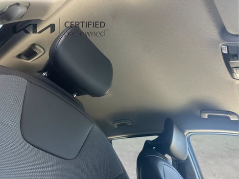 Certified 2024 Kia Niro Wind FWD image 18