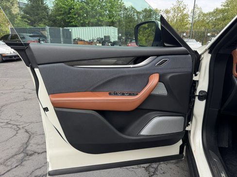 Used 2017 Maserati Levante S image 18