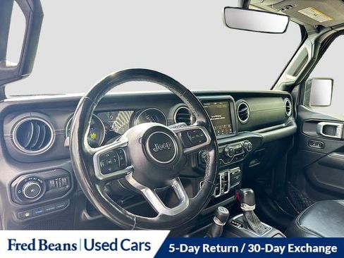 Used 2022 Jeep Wrangler Unlimited Sahara w/ Cold Weather Group AWD/4WD image 11