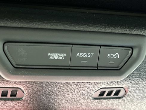Used 2022 Jeep Wrangler Unlimited Sahara w/ LED Lighting Group AWD/4WD image 32