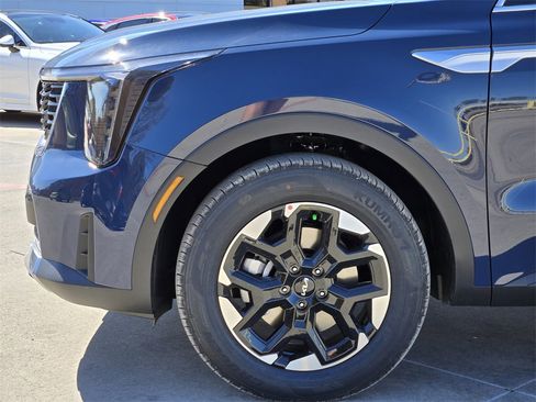 New 2026 Kia Sorento S image 5