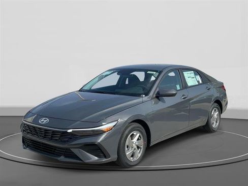 New 2026 Hyundai Elantra SE FWD image 1