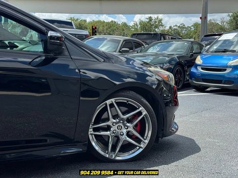 Used 2018 Ford Focus ST FWD image 6