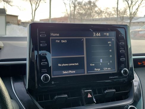 Used 2021 Toyota Corolla LE image 23