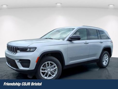 New 2026 Jeep Grand Cherokee Laredo AWD/4WD image 1