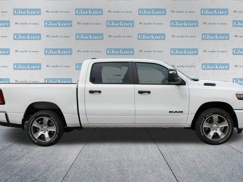 New 2026 RAM 1500 Express AWD/4WD image 4