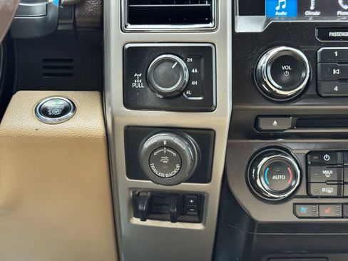 Used 2018 Ford F150 Lariat image 29