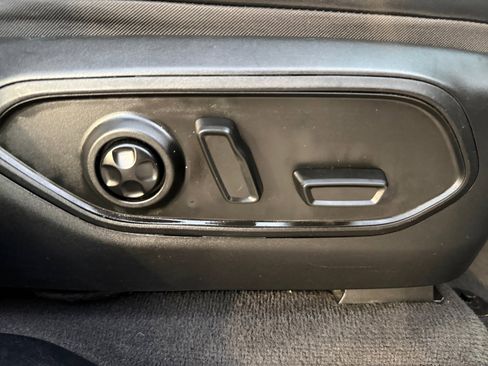 Certified 2021 Jeep Grand Cherokee L Limited image 32