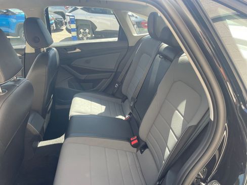 Used 2025 Volkswagen Jetta SE image 39