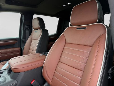 New 2026 GMC Sierra 1500 Denali Ultimate w/ LPO, Black Badging Package AWD/4WD image 17
