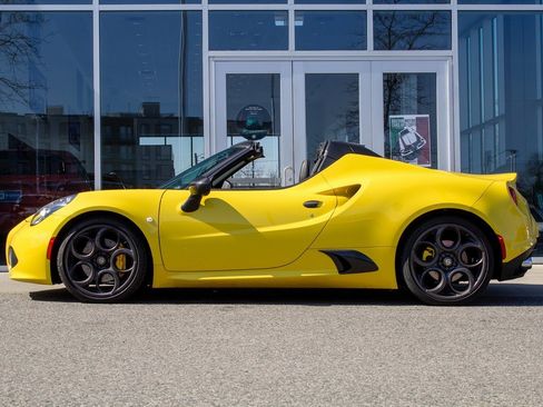 Used 2016 Alfa Romeo 4C Base w/ Spider Track Package 4 image 7