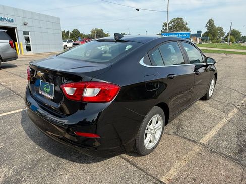 Certified 2018 Chevrolet Cruze LT w/ Convenience Package FWD image 6