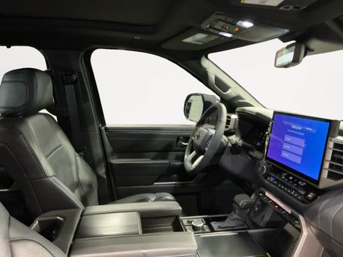 Used 2026 Toyota Tundra Platinum AWD/4WD image 15