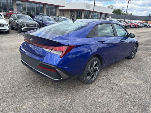 Certified 2025 Hyundai Elantra Sport FWD image 5