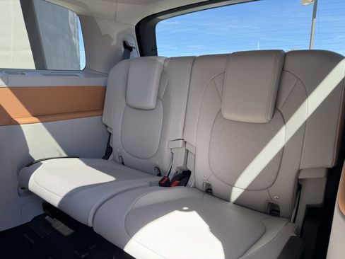 Used 2025 Volkswagen ID. Buzz 1st Edition image 35