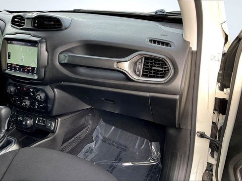Used 2022 Jeep Renegade Latitude w/ Convenience Group AWD/4WD image 17