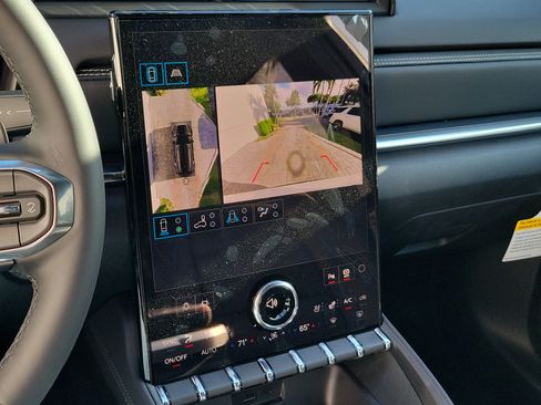 New 2027 GMC Terrain Elevation w/ Elevation Premium Package FWD image 31