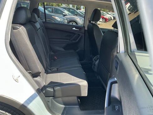 Used 2019 Volkswagen Tiguan SEL w/ 3rd Row Seat Package AWD/4WD image 17