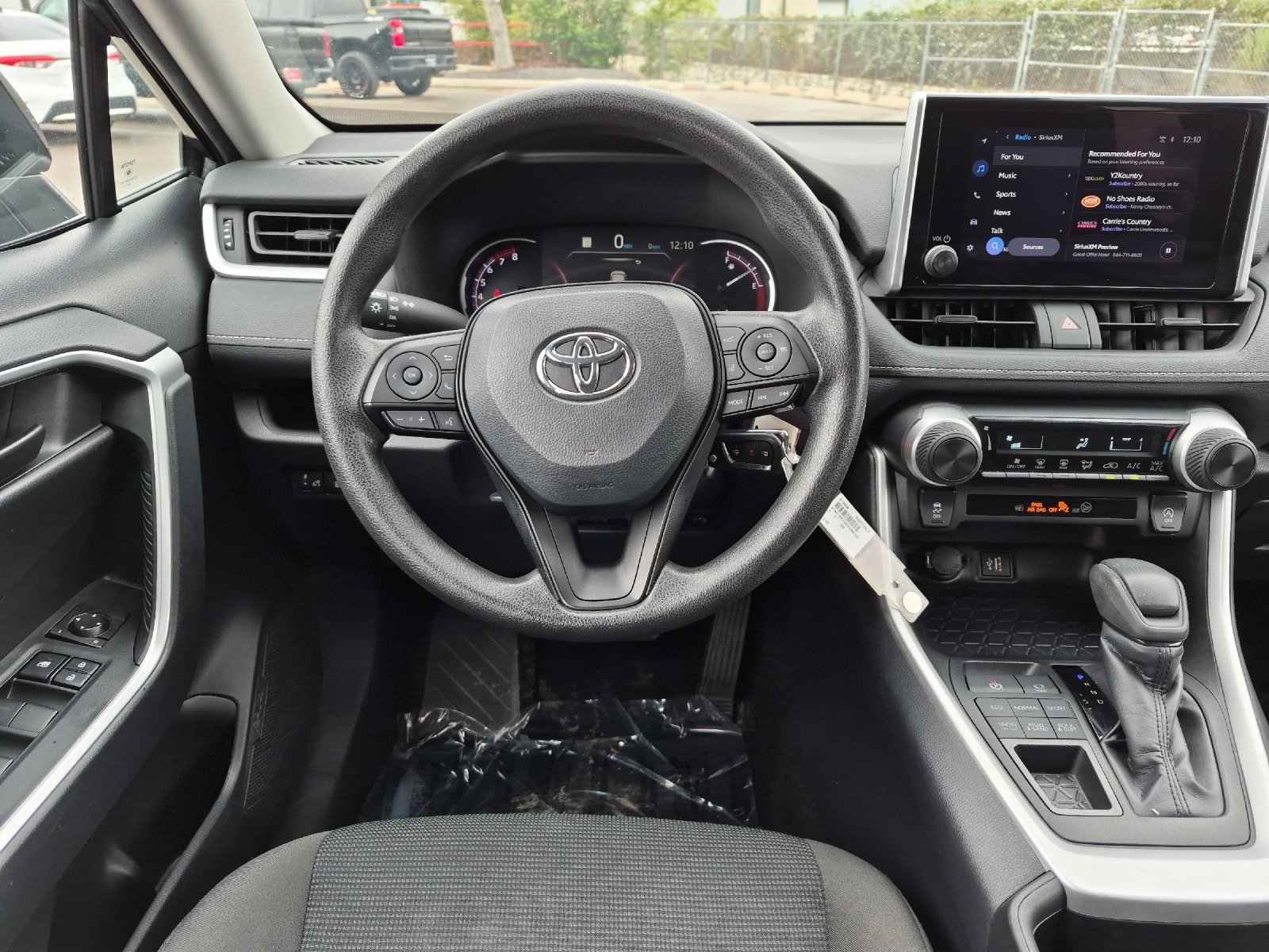Used 2025 Toyota RAV4 LE AWD/4WD image 13