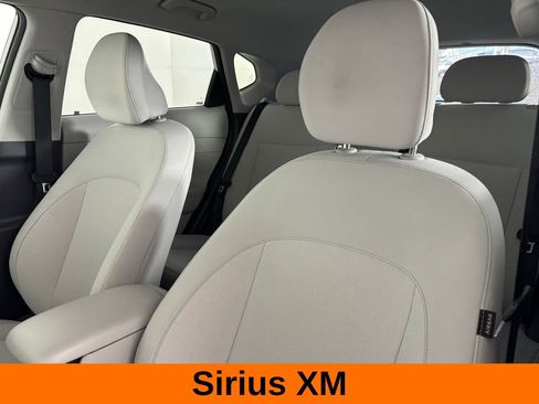 Used 2025 Hyundai Kona SEL image 9