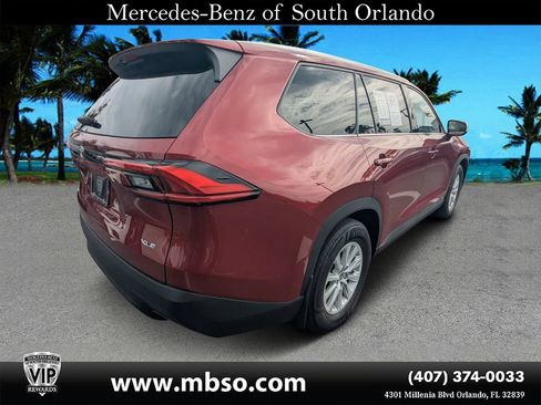 Used 2024 Toyota Grand Highlander AWD image 16