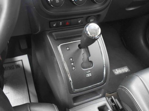 Used 2014 Jeep Patriot High Altitude FWD image 17