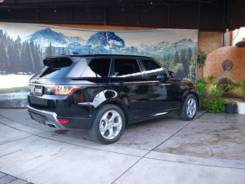 Used 2018 Land Rover Range Rover Sport HSE AWD/4WD image 5