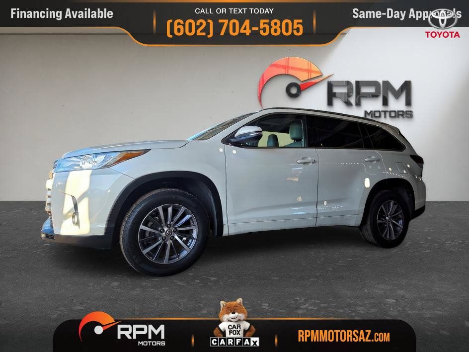 Used 2017 Toyota Highlander XLE w/ Carpet Mat Package FWD image 27