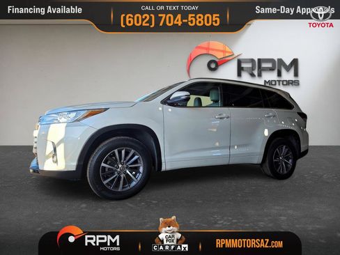 Used 2017 Toyota Highlander XLE w/ Carpet Mat Package FWD image 27