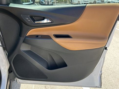 Used 2018 Chevrolet Equinox Premier image 41