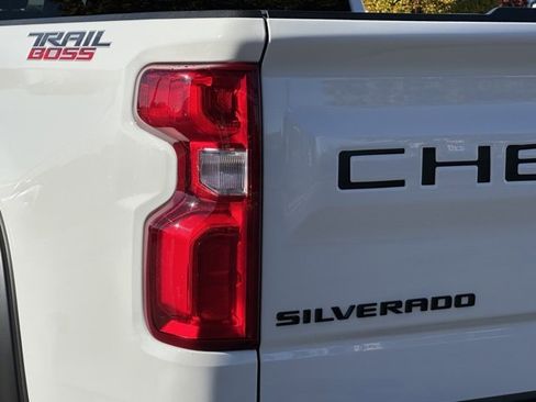 Used 2022 Chevrolet Silverado 1500 LT Trail Boss w/ Bed Protection Package image 17