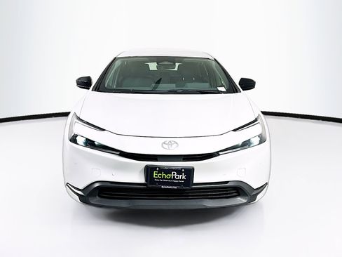 Used 2024 Toyota Prius LE image 2