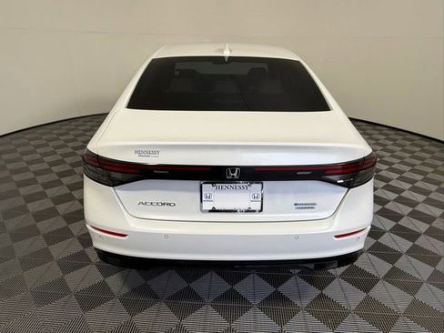 Used 2023 Honda Accord Touring image 5