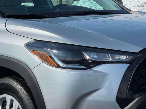 Used 2022 Toyota Corolla Cross L image 8