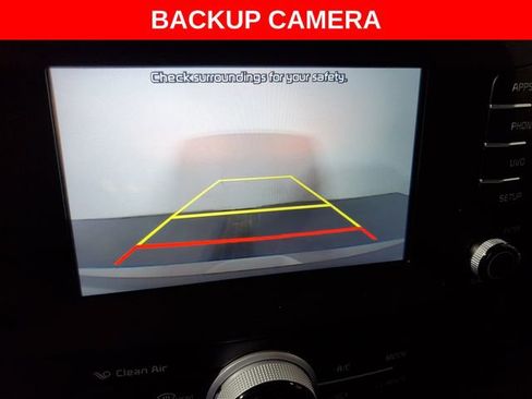 Used 2019 Kia Soul + image 17