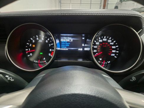 Used 2016 Ford Mustang Shelby GT350 w/ Technology Package RWD image 46