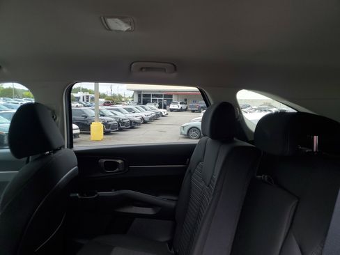 New 2026 Kia Sorento LX image 10