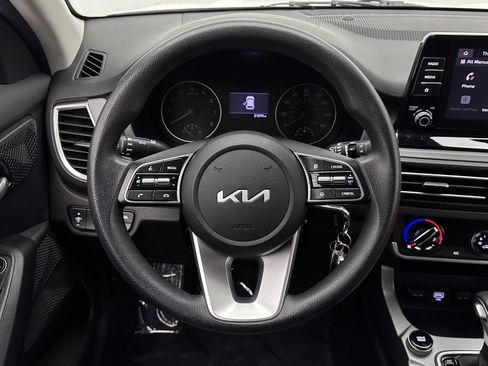 Used 2023 Kia Seltos LX AWD/4WD image 24