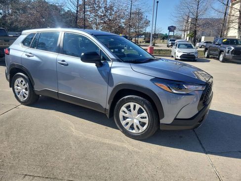 Certified 2024 Toyota Corolla Cross L image 9