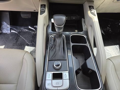 Used 2020 Kia Telluride S w/ S 8 Passenger Seating Package FWD image 33