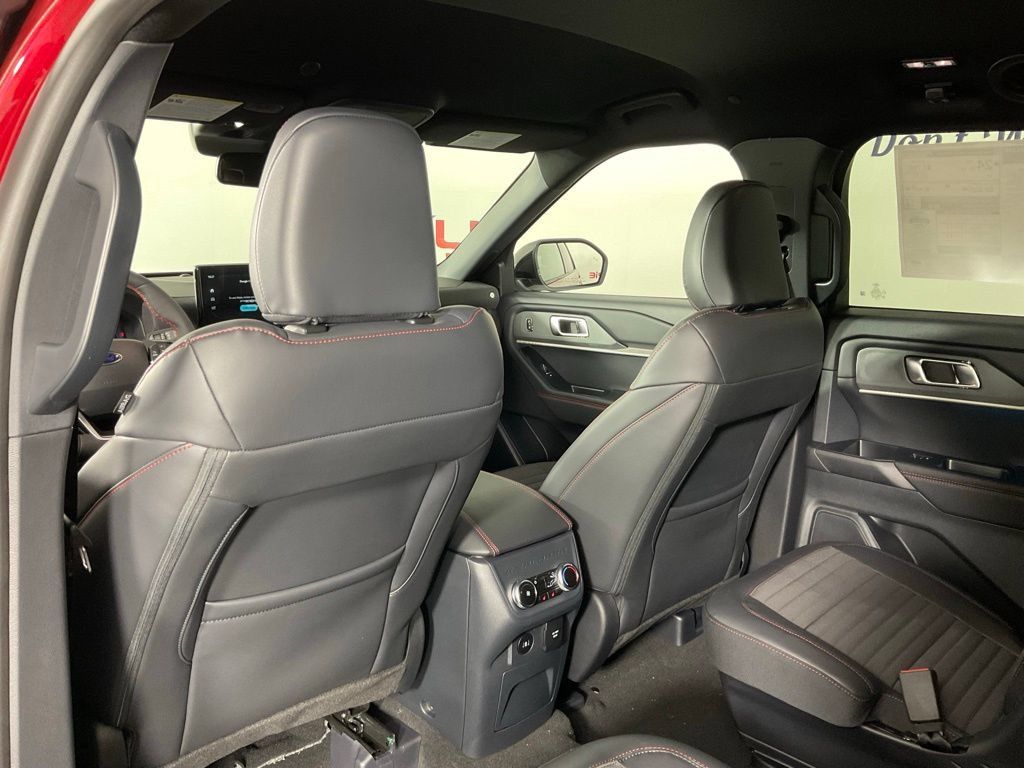 New 2026 Ford Explorer ST-Line w/ ST-Line Street Pack RWD image 15