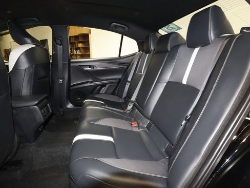 Used 2025 Toyota Camry SE image 23