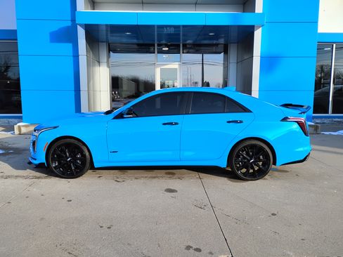 Used 2022 Cadillac CT4 V image 30